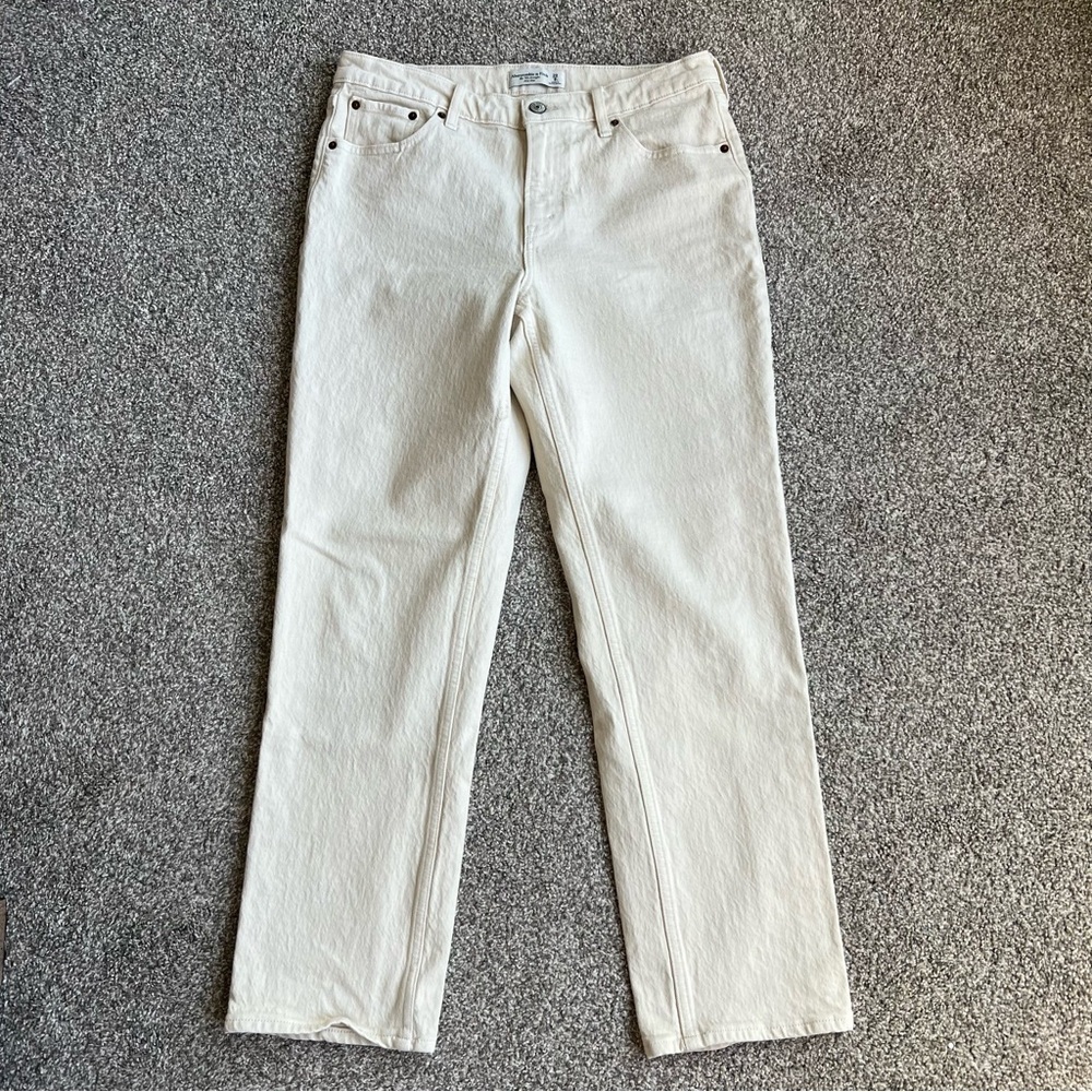 Abercrombie & Fitch Cream 90’s Straight Leg Mid Rise Jeans, Size 8S